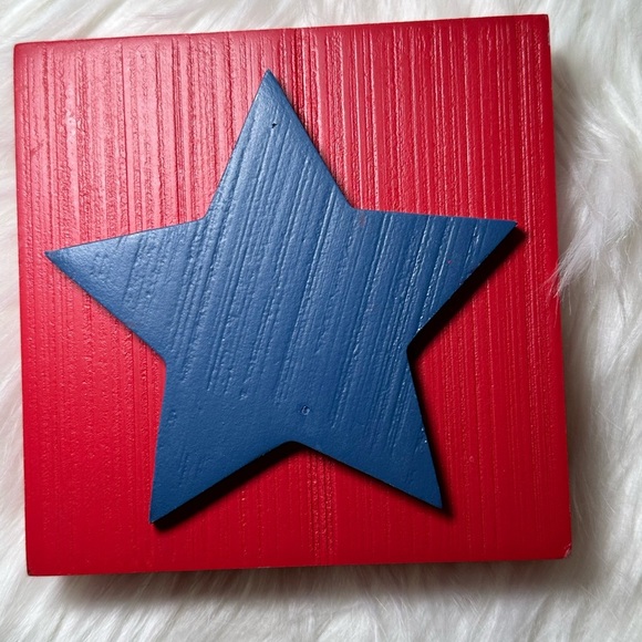 Patriotic Party Supplies Set with Red, Blue, and White Decorations - Picture 4 of 6